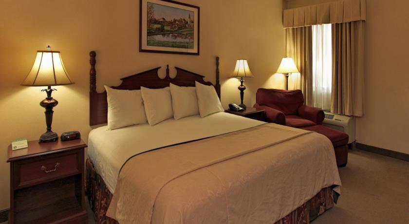 Baymont By Wyndham South Bend Near Notre Dame Hotel Exterior foto